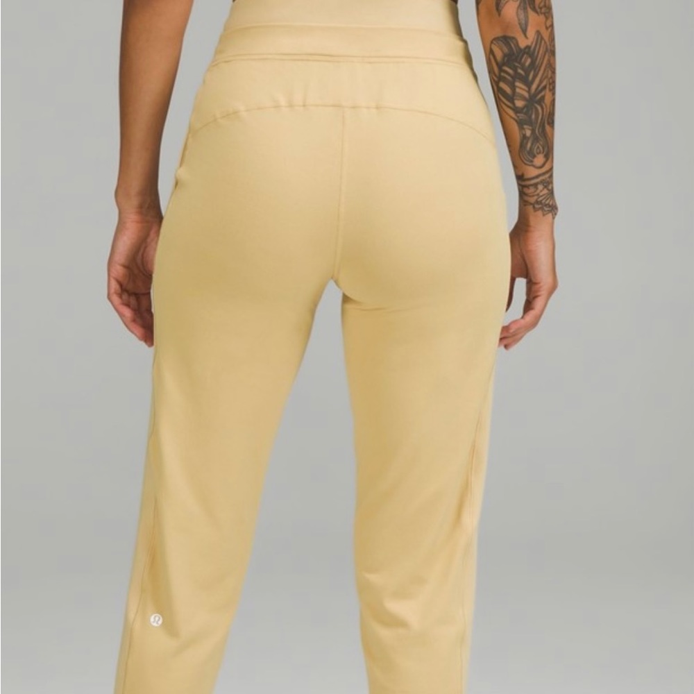 Lululemon throwback high rise joggers size 8 BNWT